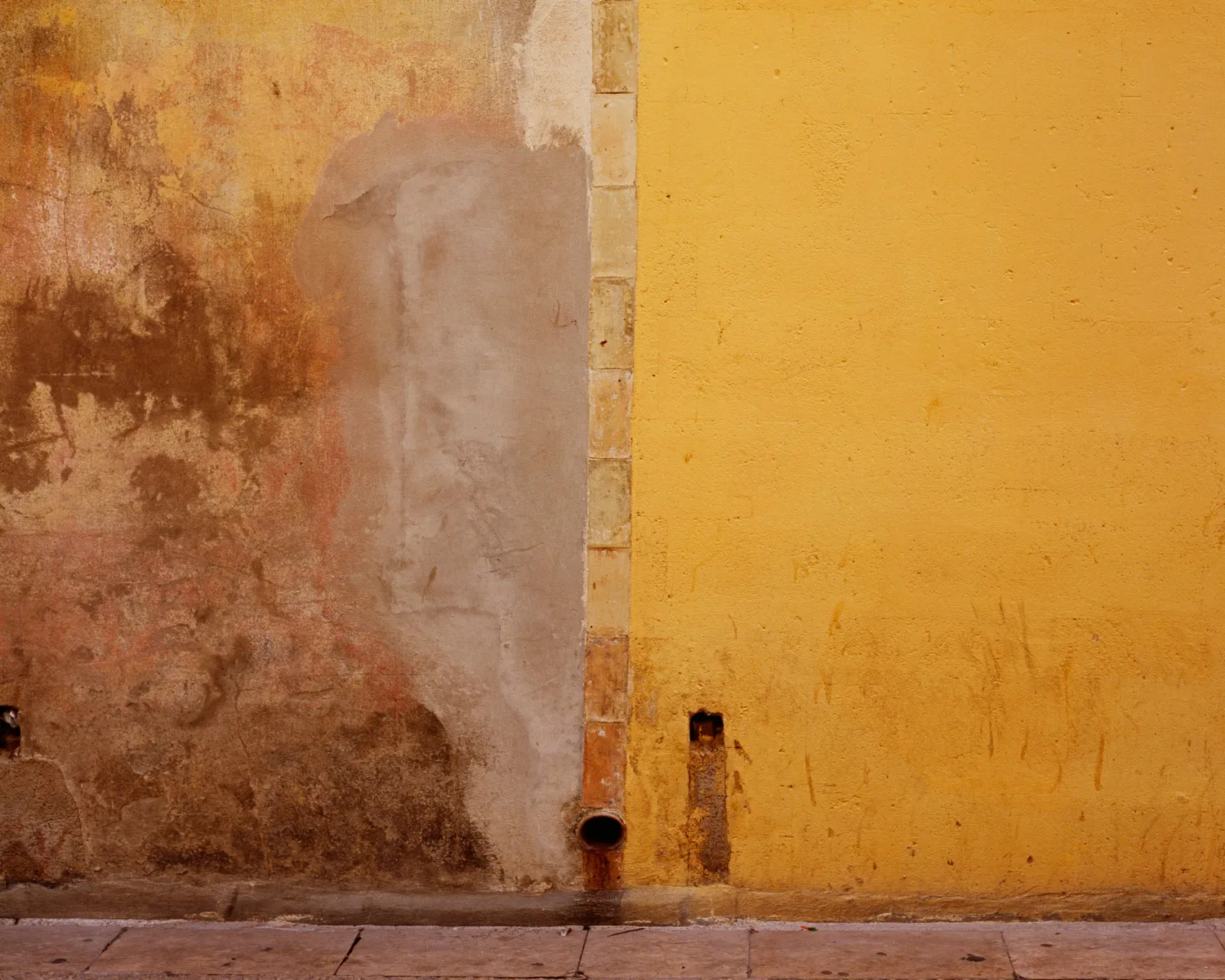 Study of a Wall – Devided, Yellow — 2017 — Sense of Place