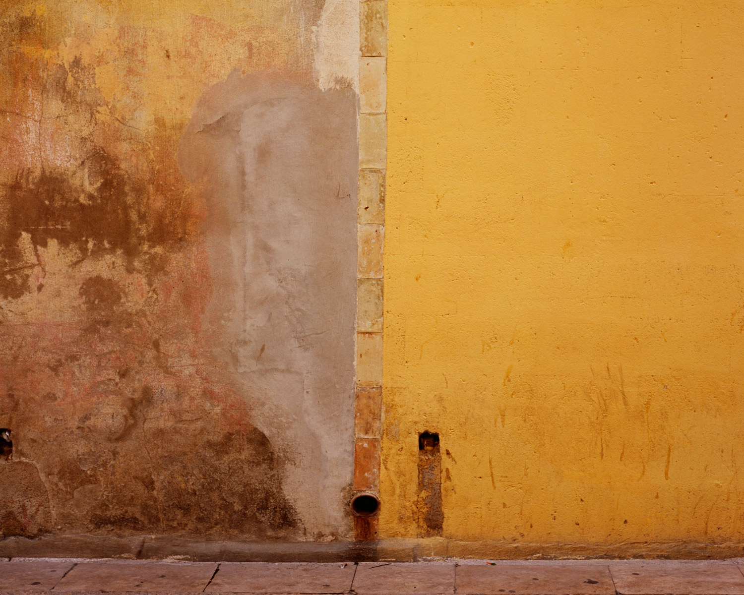 Study of a Wall – Devided, Yellow — 2017 — Sense of Place